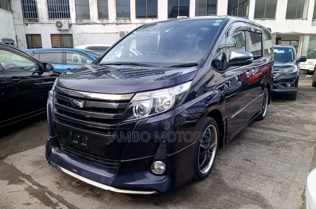 Toyota Noah 2.0 FWD (7 Seater) 2017 Blue