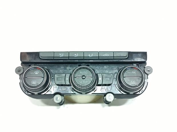 Volkswagen Jetta Mk6 AC Controller - main view