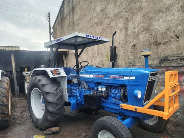5000 Ford Tractor - main view