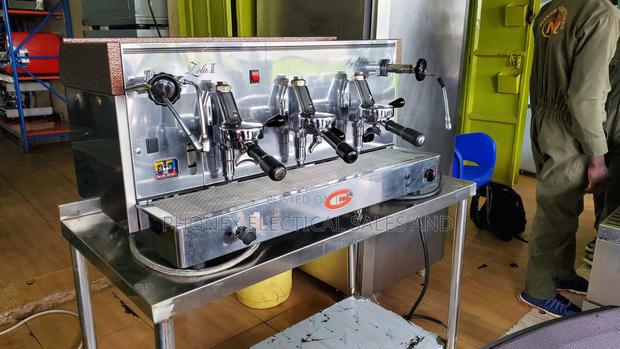 Manual Three Group Coffee Machine - thumbnail 2