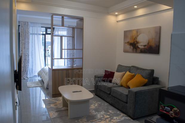 Chic Studio Apartment Haven: Your Ideal Urban Retreat! - thumbnail 2