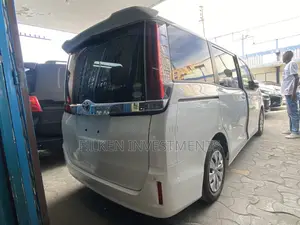 Toyota Voxy 2018 White