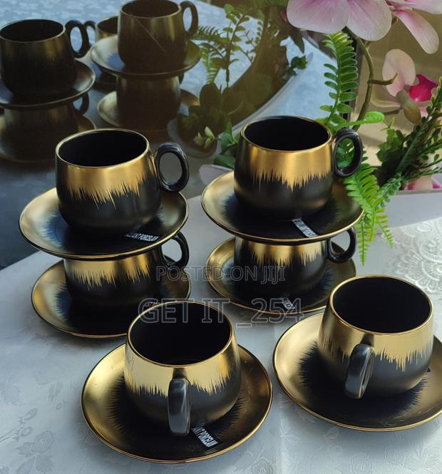 *Classy Cup Saucer Set* 
6 Cups and 6 Saucers