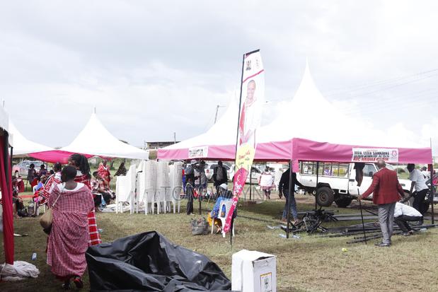 Telescopic Banner Flags, Complete Package - thumbnail 2