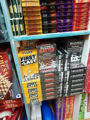 Chess UNO/Taboo/Chess/ What You Meme? /Game Available