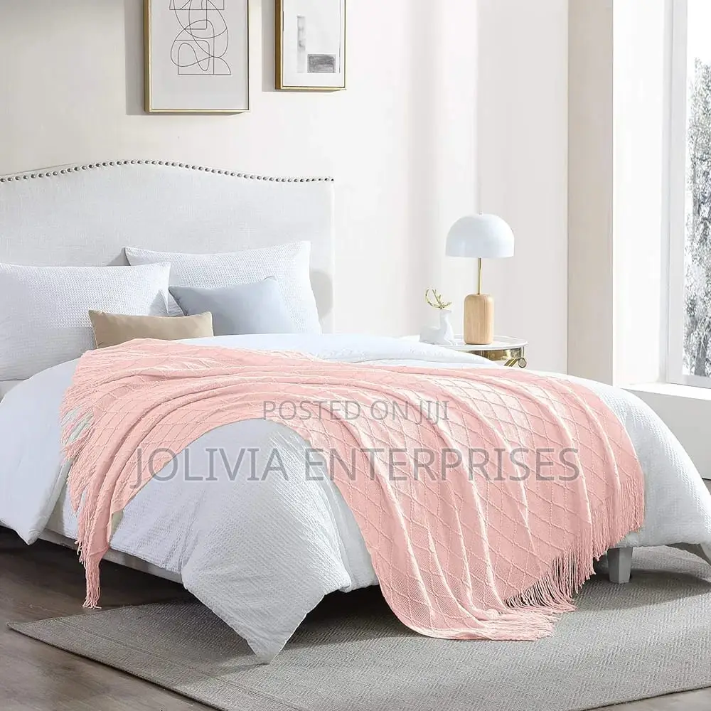 High Quality Knitted Throw Blankets