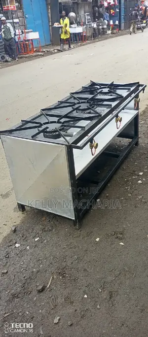 Closed Three Burner Gas Grill Jikos