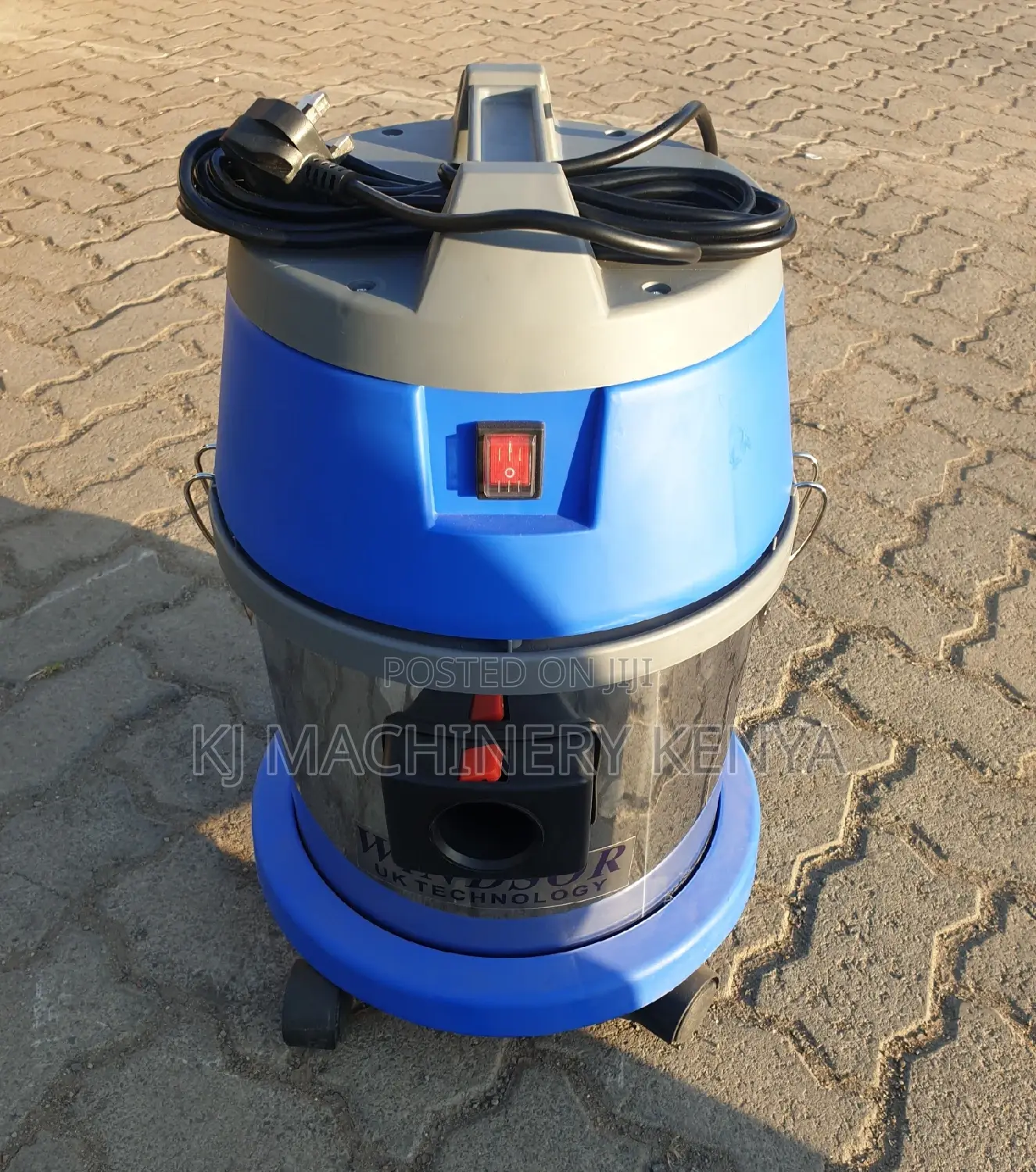 Vaccuming Cleaning Machine