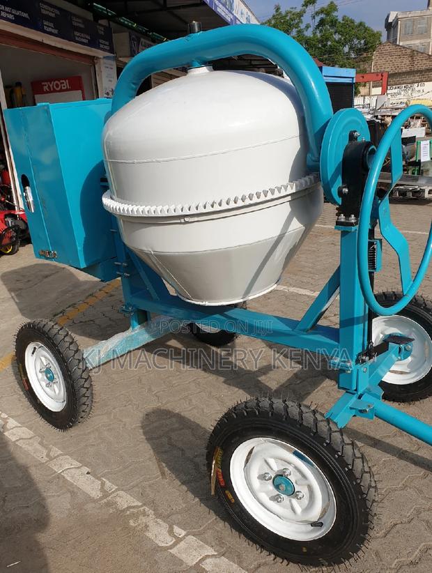 400litres Diesel Powered Concrete Mixer - thumbnail 3