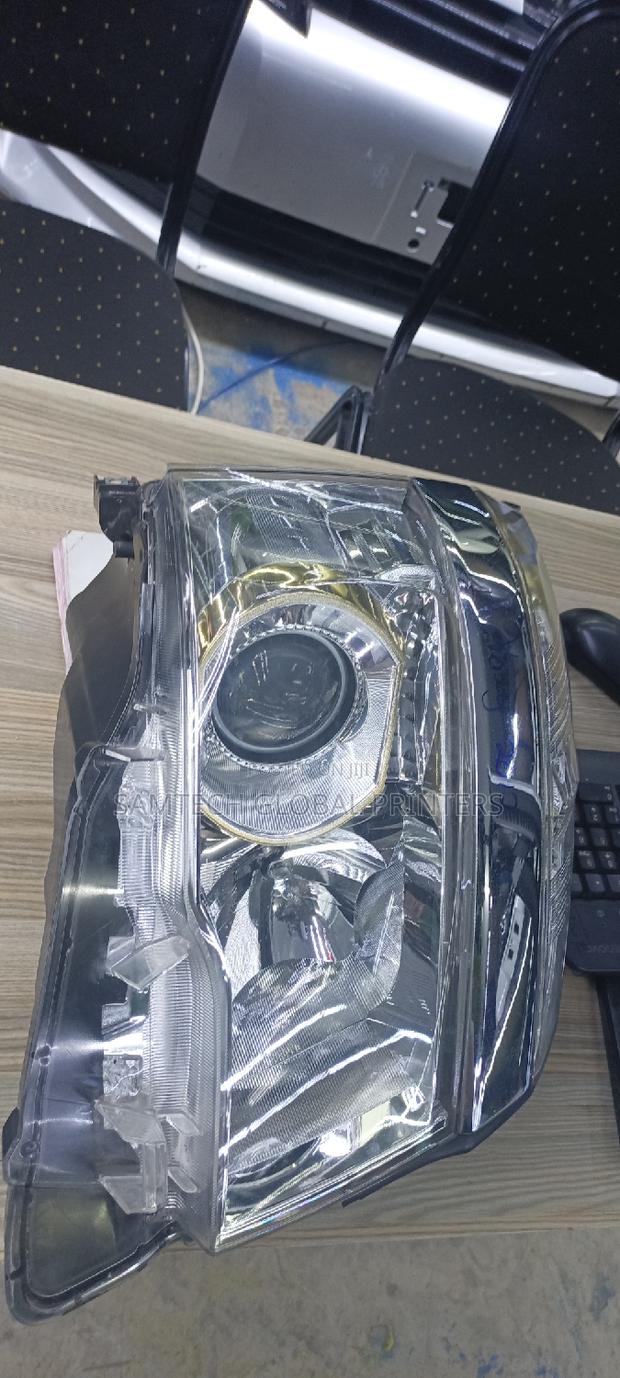 Headlight Voxy 2012 - main view