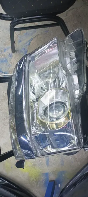 Extra Quality Voxy 2012 Headlight
