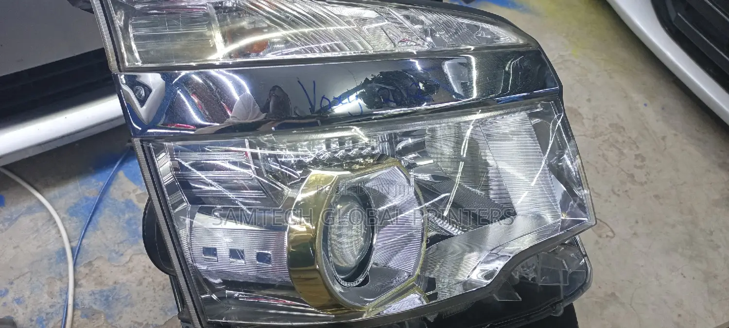 Gold Ring Voxy 2012 Headlight