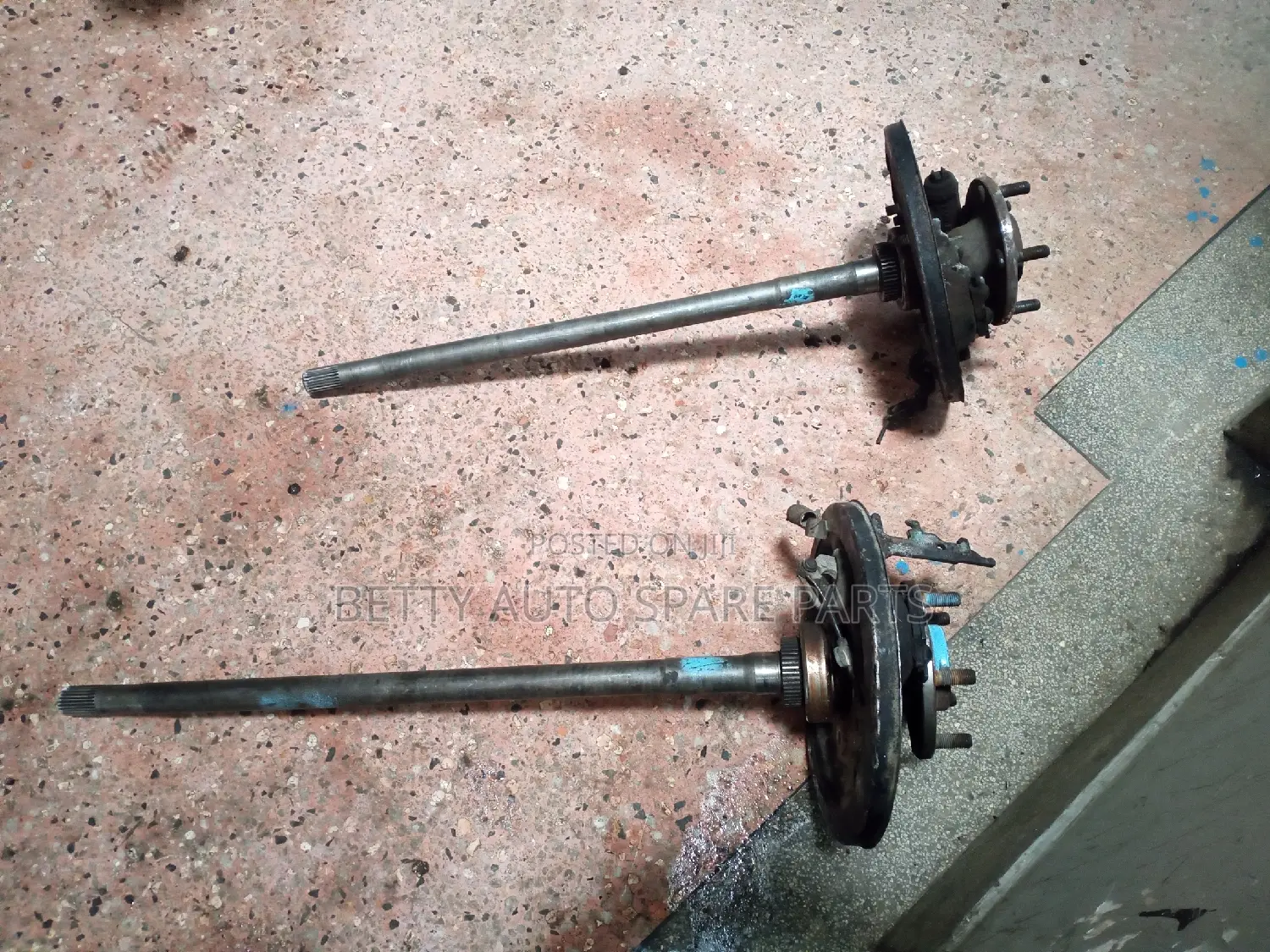 Nissan Vannetee Complete Axiel