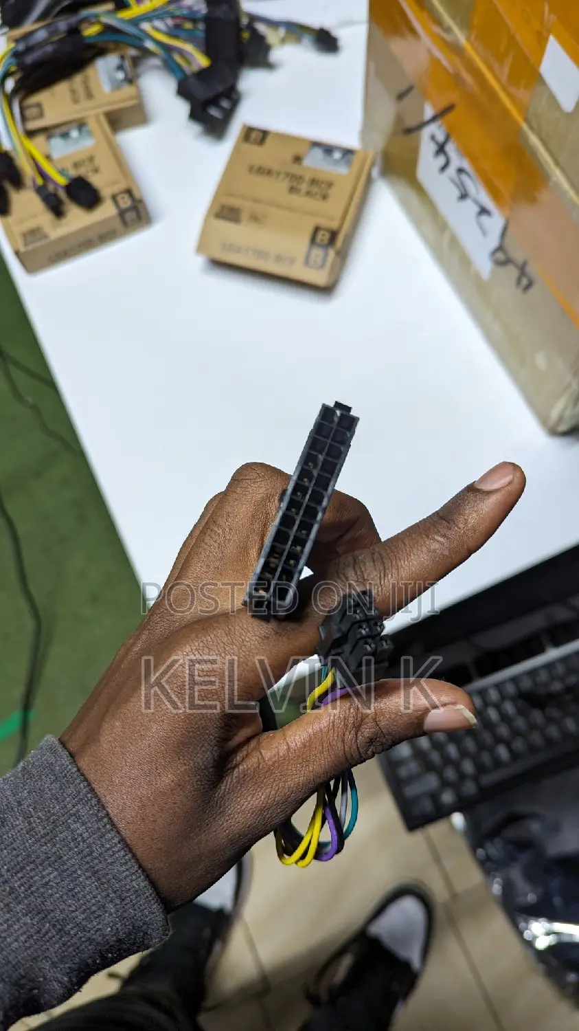 24 Pin to 8 Pin Power Supply Adapter