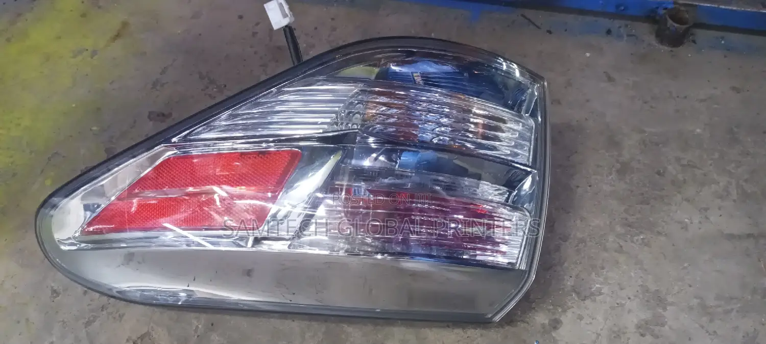 :Lexus 270 2012 Backlight