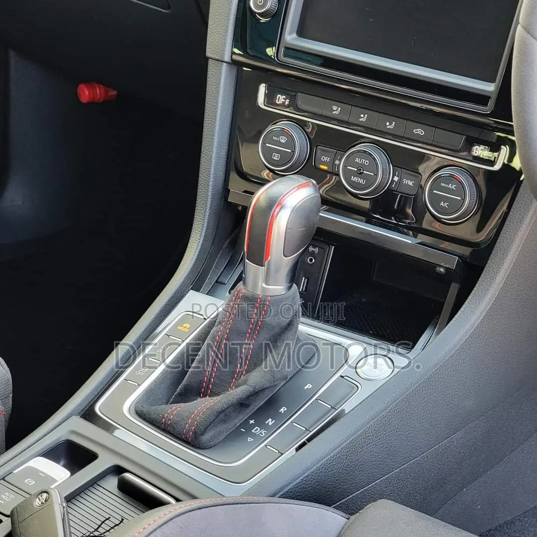 Volkswagen Golf 2017 White