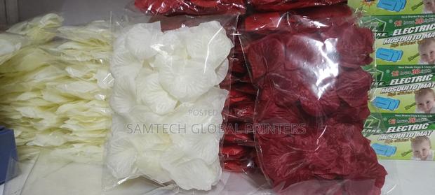 Artifical Rose Petals