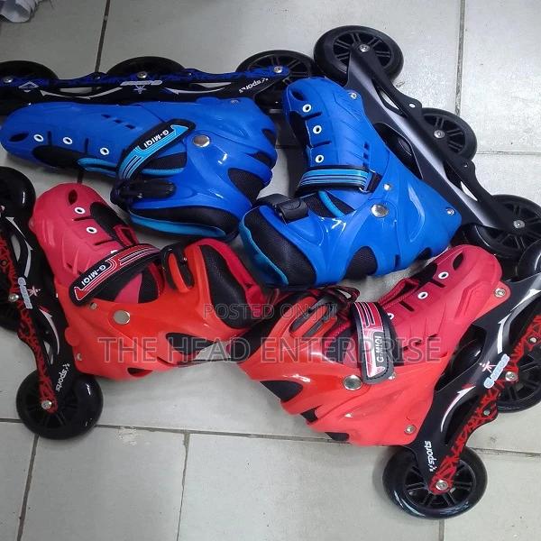 Rubber 3 Wheel Skate Shoe Available