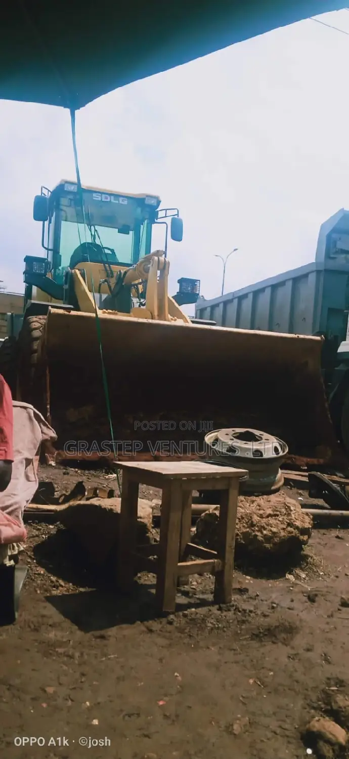 Wheel Loader/Shovel For Hire