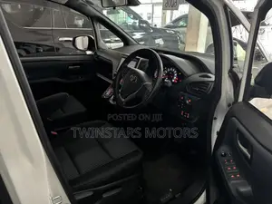 Toyota Noah 2.0 FWD (8 Seater) 2017 White