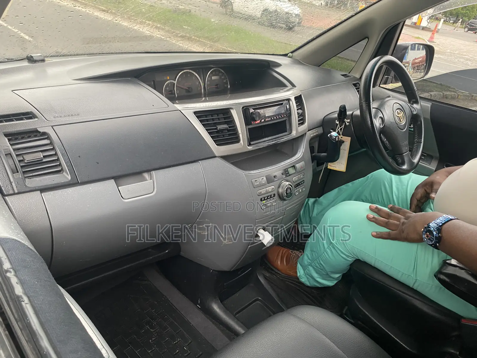 Toyota Voxy 2005 Grey