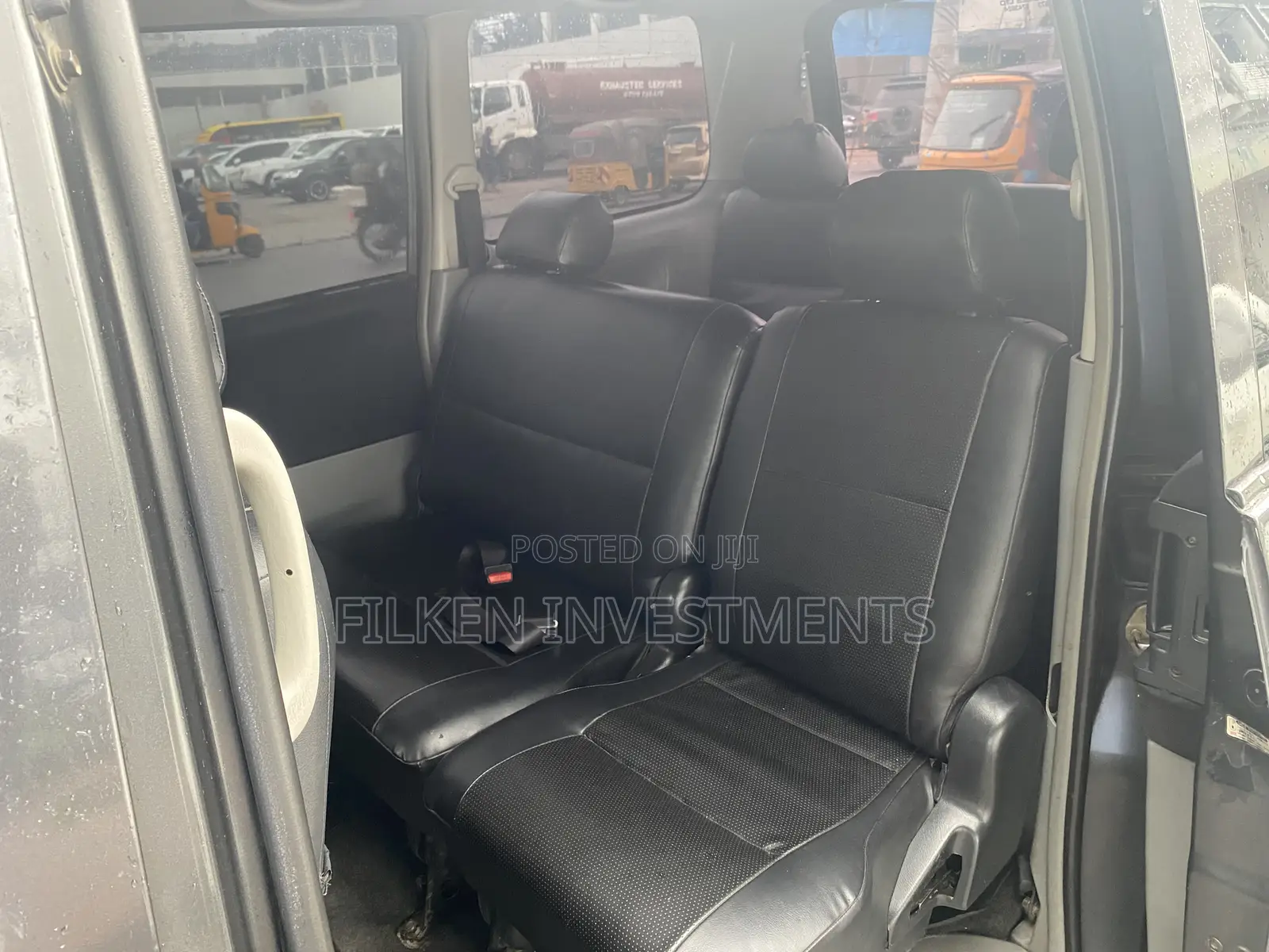 Toyota Voxy 2005 Grey