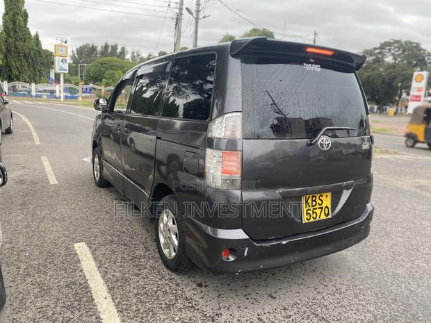 Toyota Voxy 2005 Grey - thumbnail 3