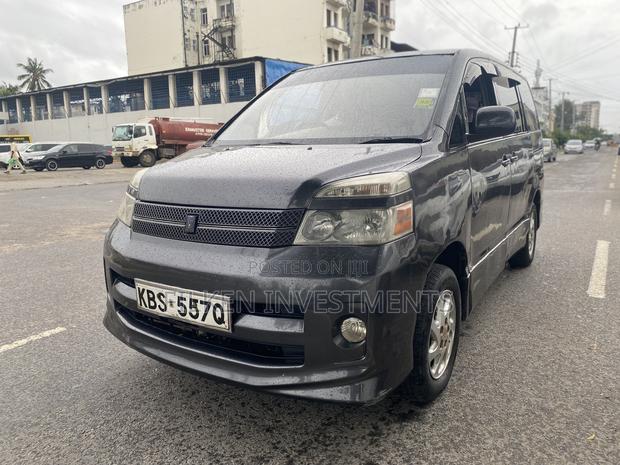 Toyota Voxy 2005 Grey - thumbnail 4