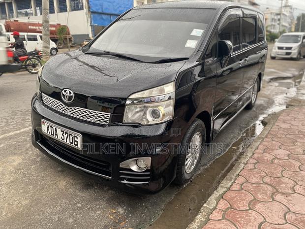 Toyota Voxy 2014 Black - thumbnail 2