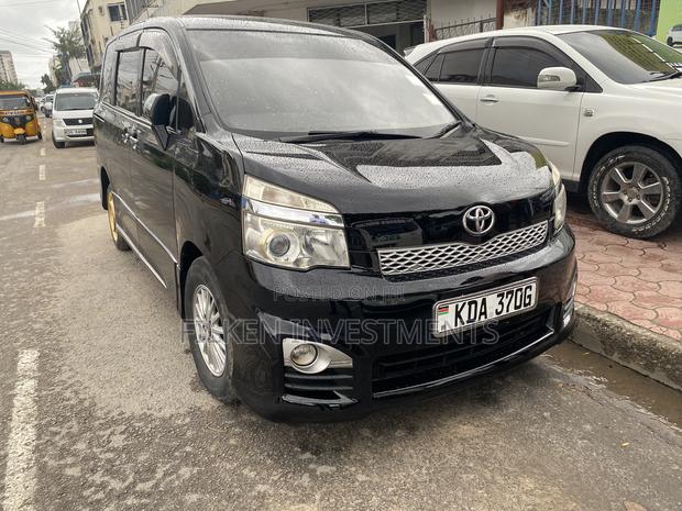 Toyota Voxy 2014 Black - thumbnail 3