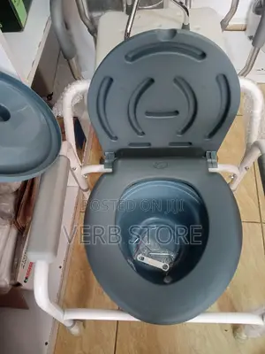 Commode Chair
