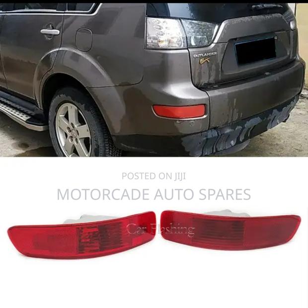 Mitsubishi Outlander 2007-2010 Bumper Reflector - main view