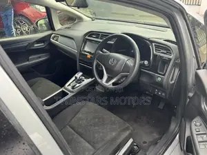 Honda Fit Shuttle 1.5 Hybrid 2WD 2017 Black
