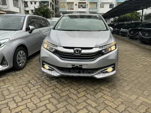 Honda Fit Shuttle 1.5 Hybrid 2WD 2017 Black