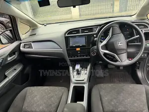 Honda Fit Shuttle 1.5 Hybrid 2WD 2017 Black