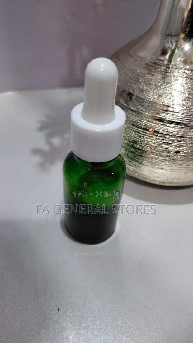30ml Green Glass Dropper Bottles - main view