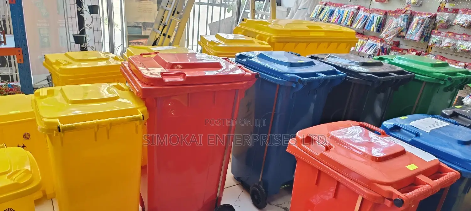 120 L Pedal Dustbins With Wheels