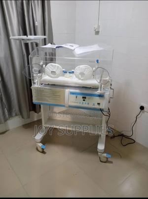 Baby Incubator - thumbnail 2