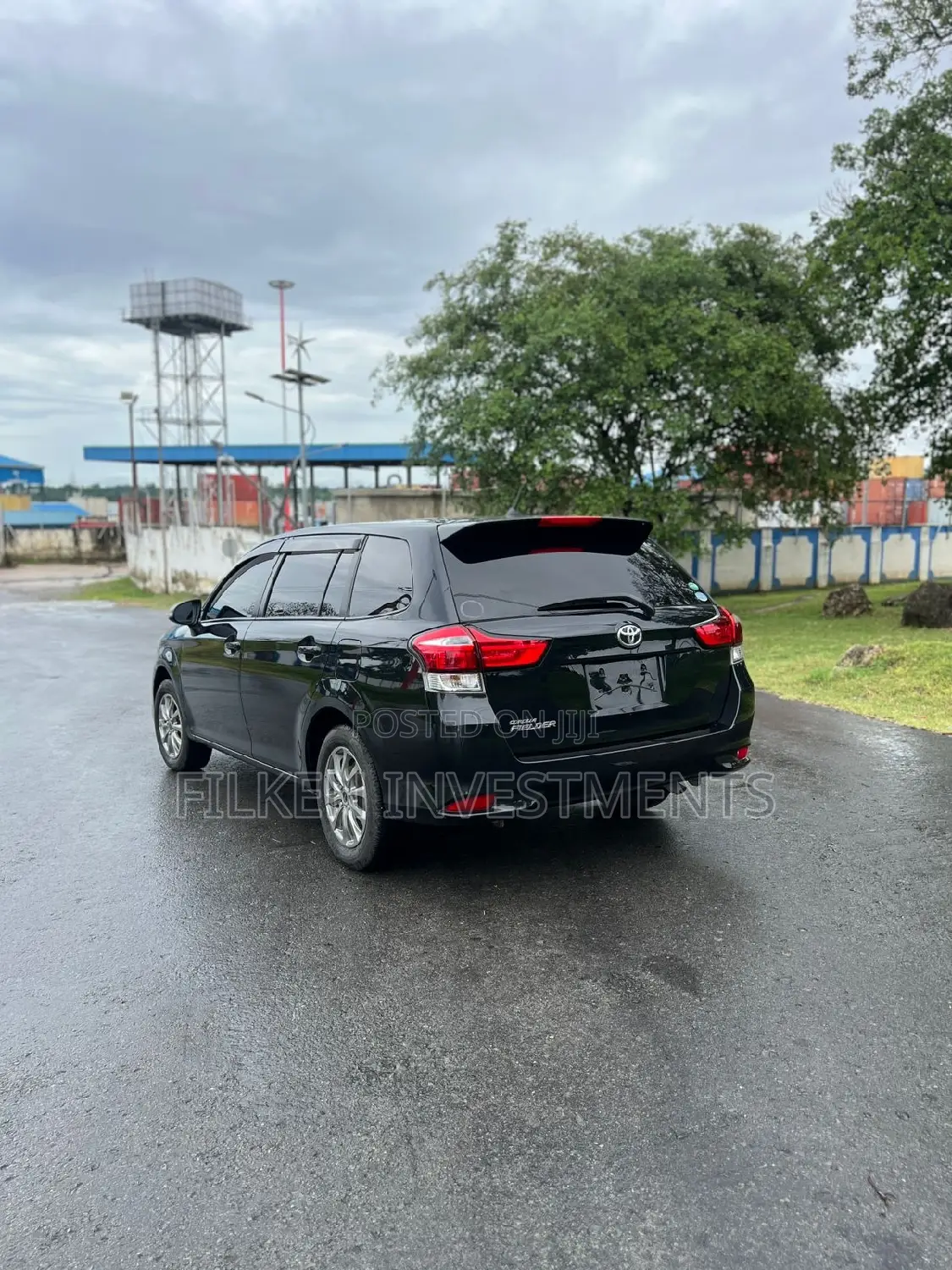 Toyota Corolla Fielder 2017 Black