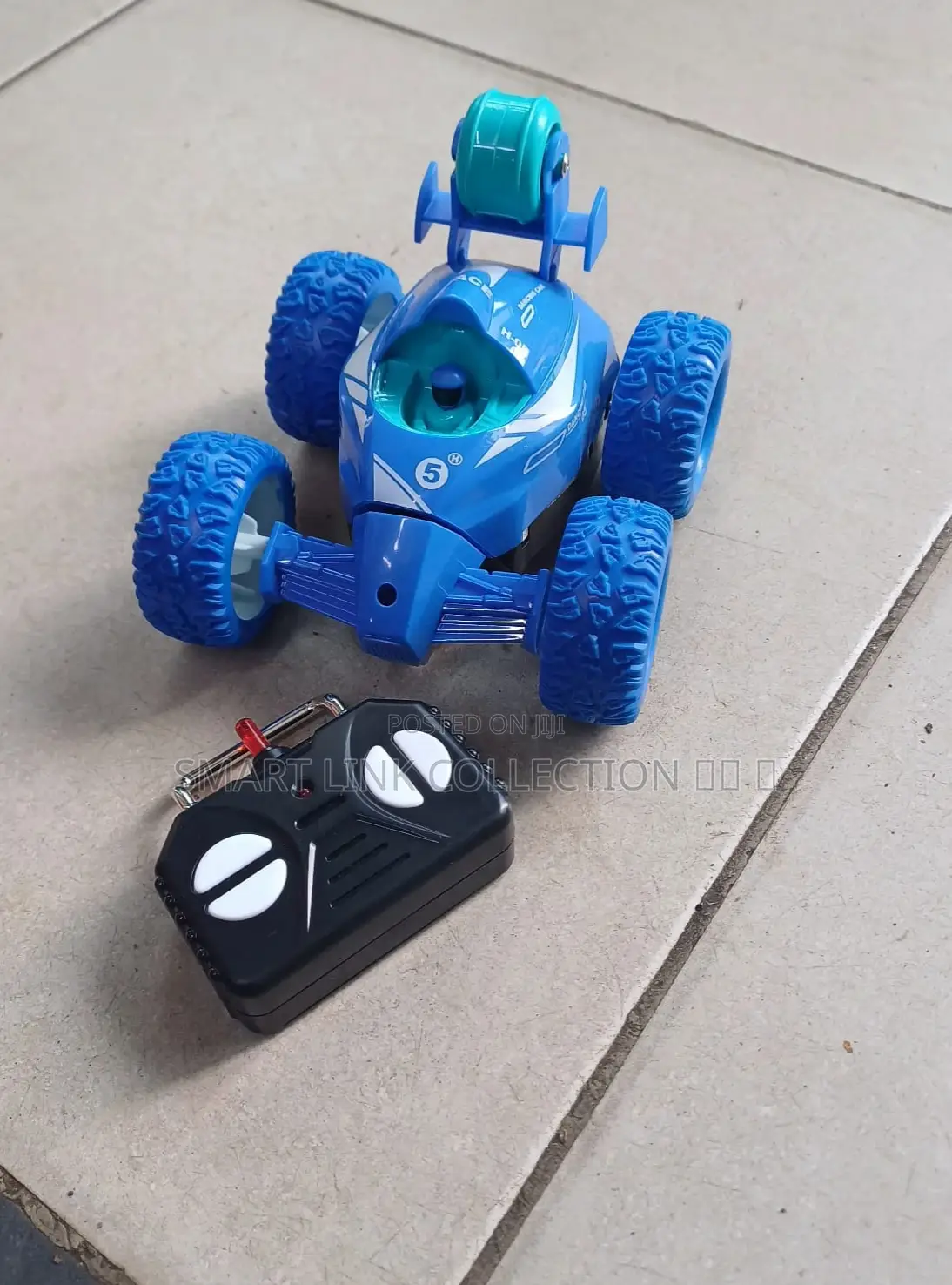Blue Stunt Car
