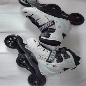 Maximum Speed White 3 Wheel Skates - thumbnail 2