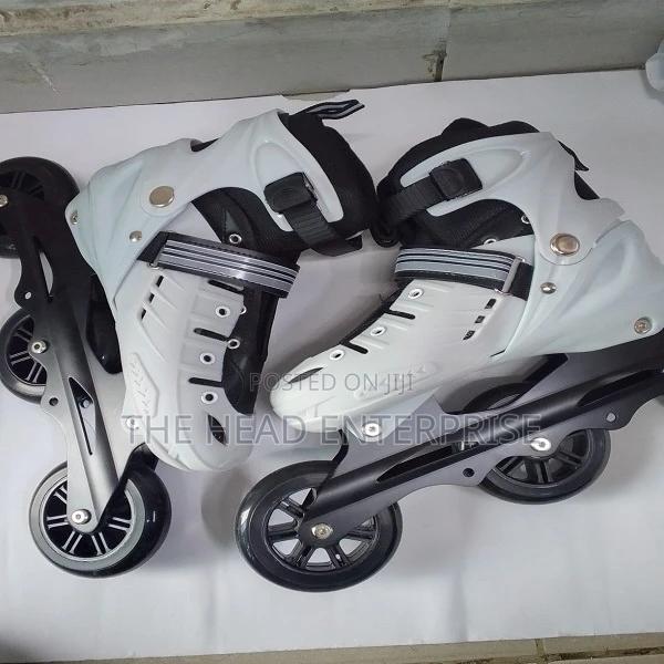 Rubber Skates 3 Wheel White Professional