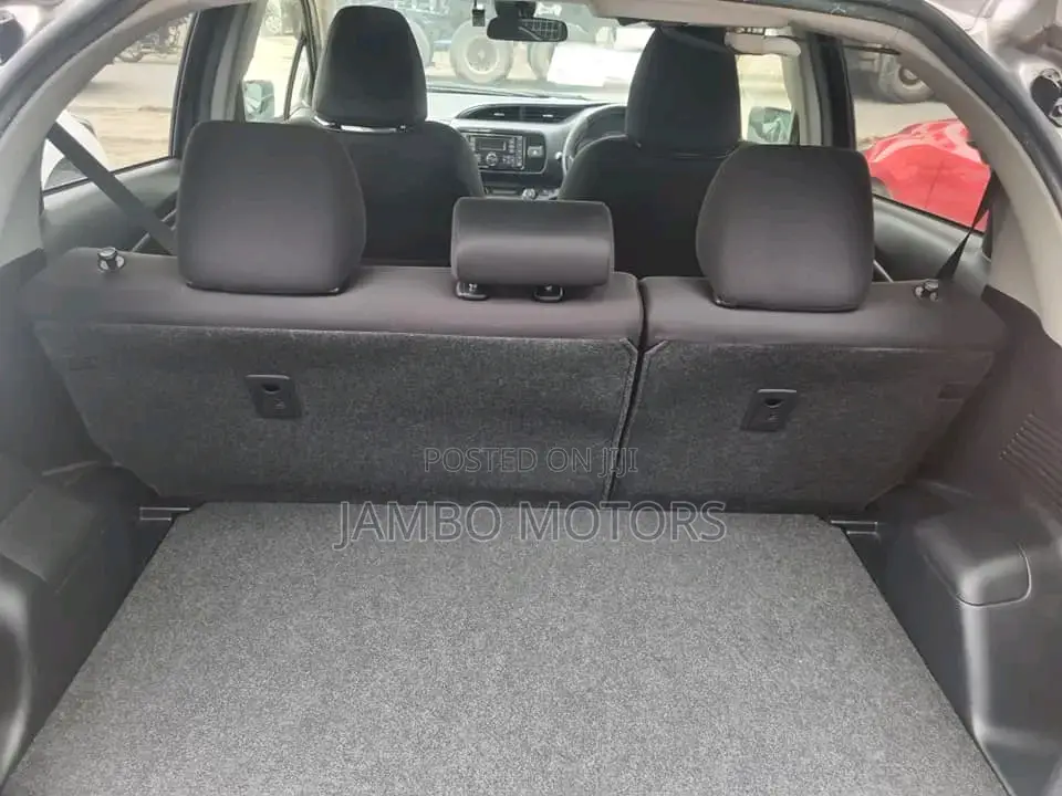 Toyota Vitz 1.5 FWD Hybrid 5dr 2017 Gold