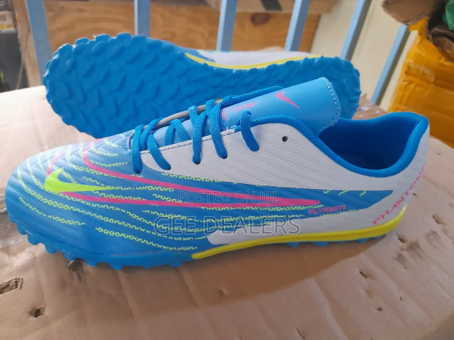 Phantom Trainer Shoes>Football Trainer Boots/ Size 42,43,