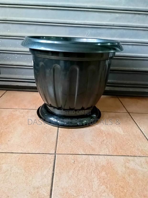 Hard Plastic Planters Flower Pots - thumbnail 4