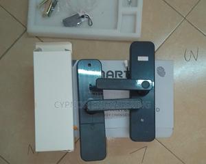 Biometric Smart Lock for Convenient Keyless Entry - thumbnail 2