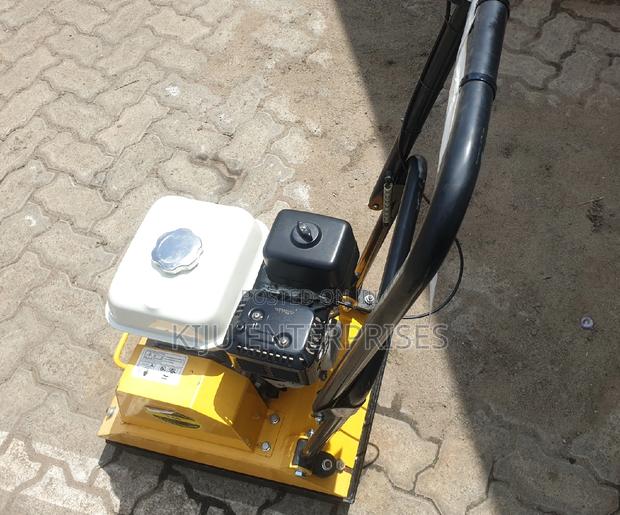 Plate Compactor Machine Honda Engine Available - thumbnail 3