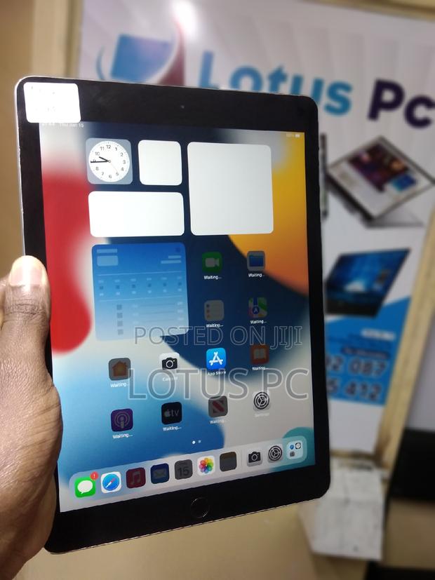 Apple iPad Air 2 32 GB Gray - thumbnail 2