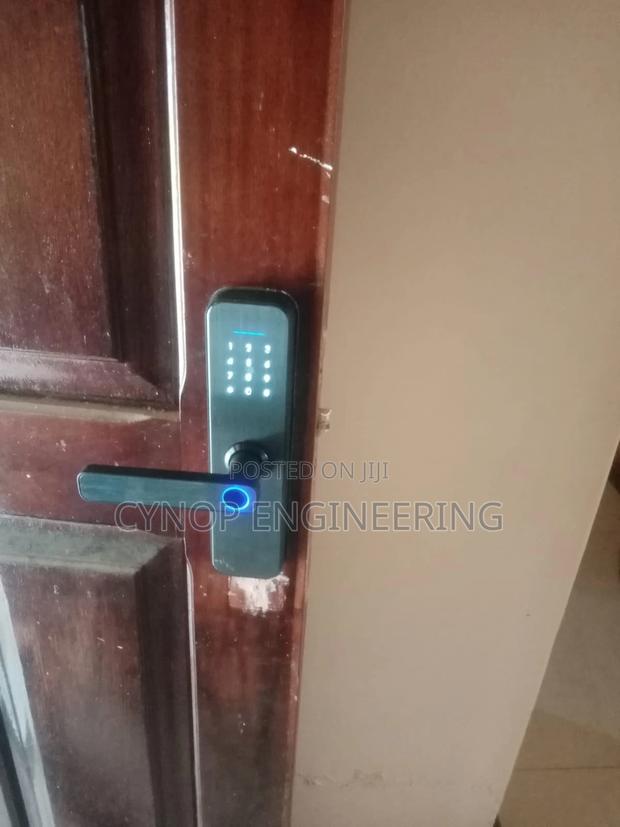 Smart Biometric Lock for Glass and Aluminum Frame Doors - main view