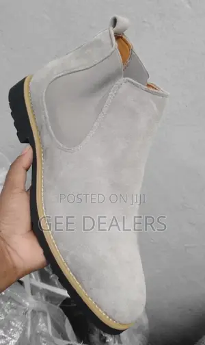 Gray Chelsea Boots >Suede Chelsea Boots